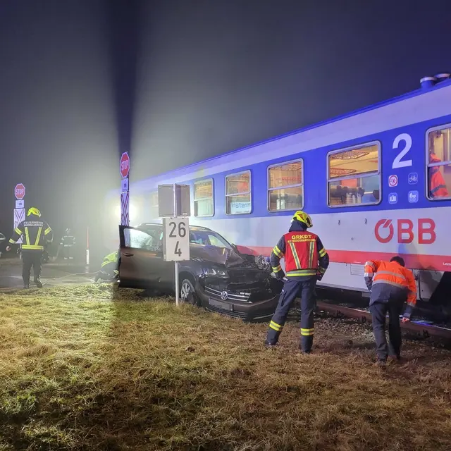 Die Freiwillige Feuerwehr Niederwaldkirchen war bei dem Verkehrsunfall im Einsatz. | Foto: FF Niederwaldkirchen
