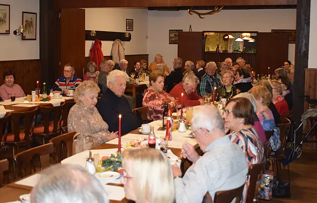 Fotos SVE 1: Stimmungsbild der überaus besinnlichen und vorallem gemütlichen Adventfeier des NÖ Seniorenvereines der Ortsgruppe Eckartsau | Foto: Makoschitz