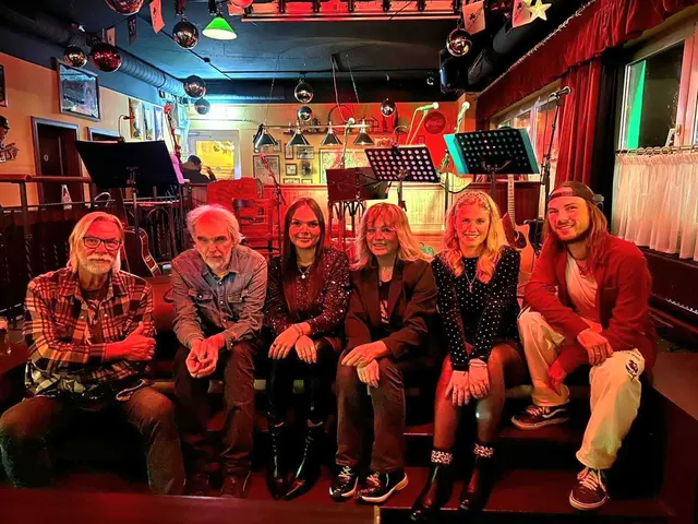 Am Foto v. li.: Wolfgang Strahlhofer, Horst Lichtenegger, Madeleine, Kornelia, Clarice und Florian Strahlhofer. | Foto: Privat