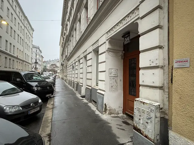 Die Rainergasse 34 nennen die Aldanen ihr Zuhause. Doch wegen einer Zwangsversteigerung wird an Partykeller und Wohnung gerüttelt. Muss die Aldania Bruderschaft bald umziehen? | Foto: Nathanael Peterlini/MeinBezirk