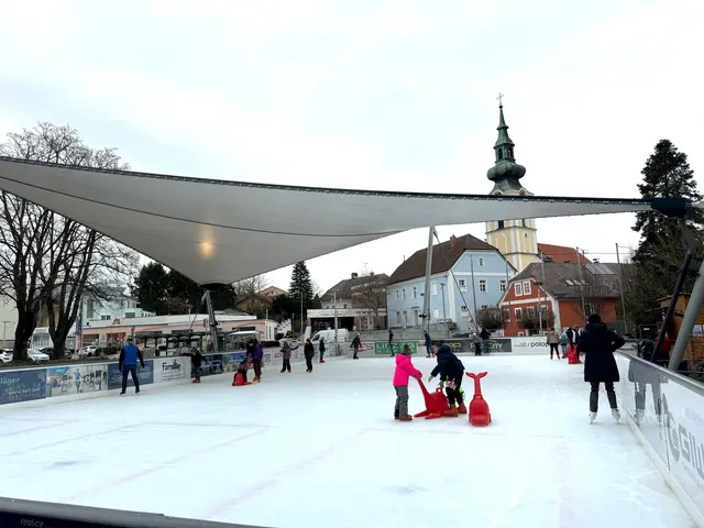 Voraussichtlich bis 22. Februar 2026 steht der Eislaufplatz in Leonding zur Verfügung. | Foto: Stadtgemeinde Eislaufen