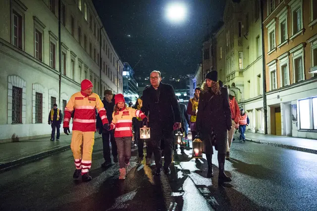 Friedenslichtkind 2024 Laura mit Bischof Hermann Glettler und LR Eva Pawlata | Foto: Friedenslicht Tirol
