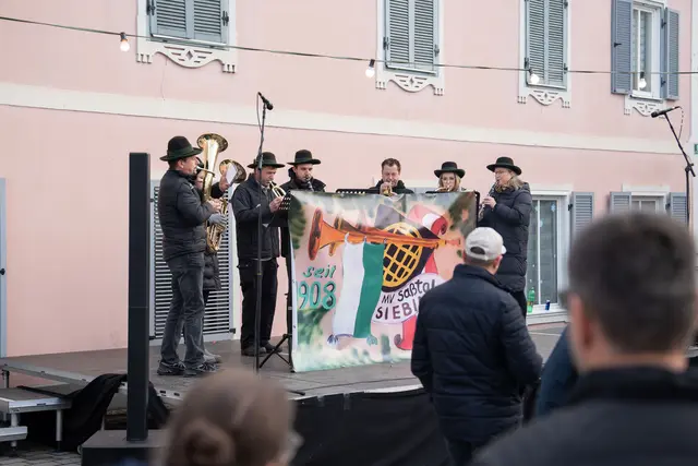 Auf der Bühne spielte u.a. der Musikverein Saßtal-Siebing. | Foto: Brauchtumsverein St. Veit in der Südsteiermark