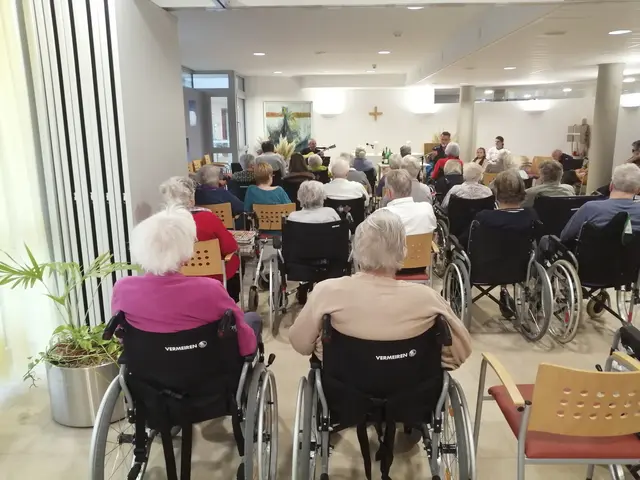 Die Senioren des PBZ Gloggnitz lauschten gebannt der Weihnachtslesung. | Foto: PBZ Gloggnitz