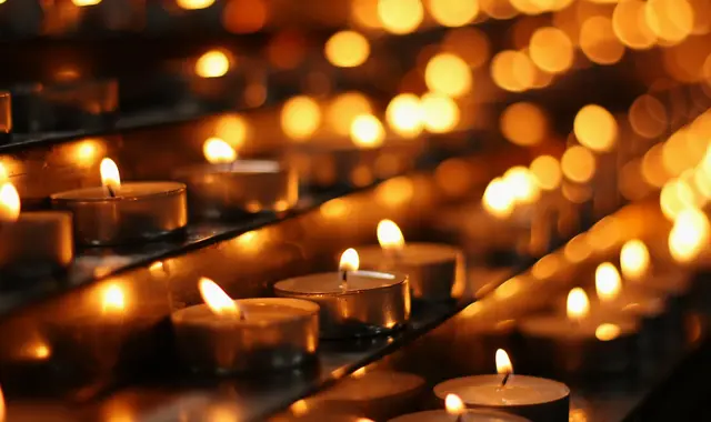 Die steirischen Kirchen öffnen am 24. Dezember ihre Pforten und laden zu besinnlichen Feiern.  | Foto: Panthermedia/solotry23