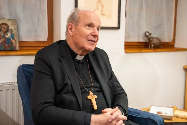 Zur Stille zu kommen, sei das große Thema der heutigen Zeit, ist Kardinal Christoph Schönborn überzeugt. | Foto: Valentina Marinelić/MeinBezirk