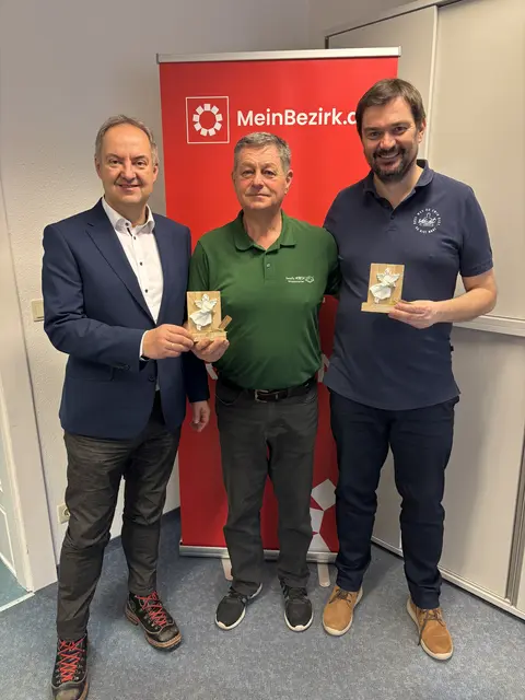 Franz Eckl, Willi Stöcklhuber und Martin Hinterlehner ziehen im MeinBezirk-Büro in Zwettl Bilanz. | Foto: Bernhard Schabauer