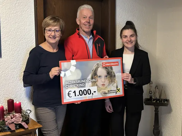 Gertraud und Peter Greisberger aus St. Lorenz mit MeinBezirk-Redakteurin Hannah Hingsamer (v.l.). | Foto: MeinBezirk/Zigova