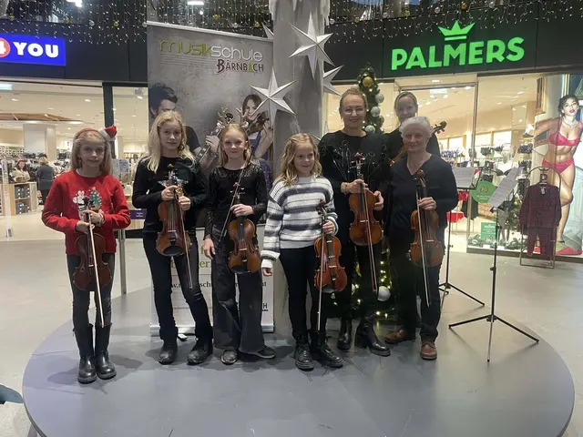 Zahlreiche Ensembles der Musikschulen des Bezirks traten auf der Weihnachtsbühne auf. | Foto: WEZ Bärnbach