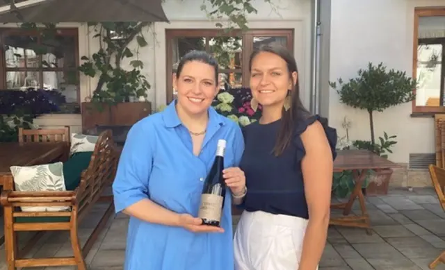 Die Schwertführerinnen | Foto: Salon Foto