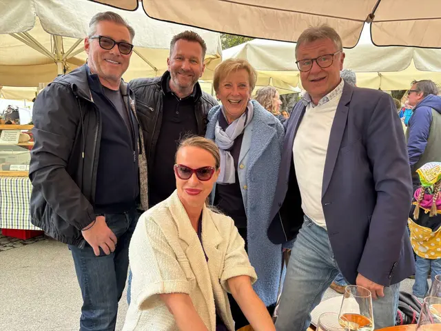 Der Viktualienmarkt Gars ist ein Fixpunkt der Woche – ein Ort, an dem Garserinnen und Garser das Leben genießen und gemeinsam feiern. Zwischen regionalen Köstlichkeiten und netten Gesprächen wird der Samstagvormittag zum echten Erlebnis. | Foto: Manuela Danzinger