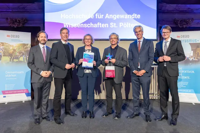 v.l.n.r.: Jakob Calice (OeAD-Geschäftsführer), Elmar Pichl (Sektionschef BMFWF), Daniela Lohner (Leiterin International Office, USTP), Hannes Raffaseder (Geschäftsführer USTP), Patrick Lobis (Leiter der Vertretung der Europäischen Kommission in Österreich), Ernst Gesslbauer (Direktor für die Programme Erasmus+ und ESK) | Foto: OeAD - Agentur für Bildung und Internationalisierung/APA-Fotoservice/Juhasz