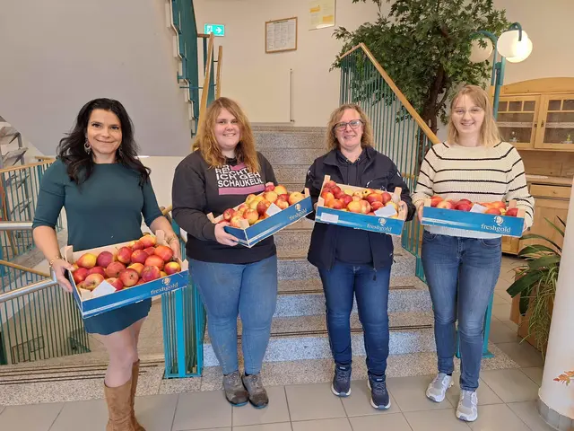 Mona Riegler (Pflegedirektorin), Julia Pollak (Fa. Artner), Liane Artner (Fa. Artner), Stefanie Österreicher (Leiterin Wirtschaft &amp; Support). | Foto: PBZ Weitra