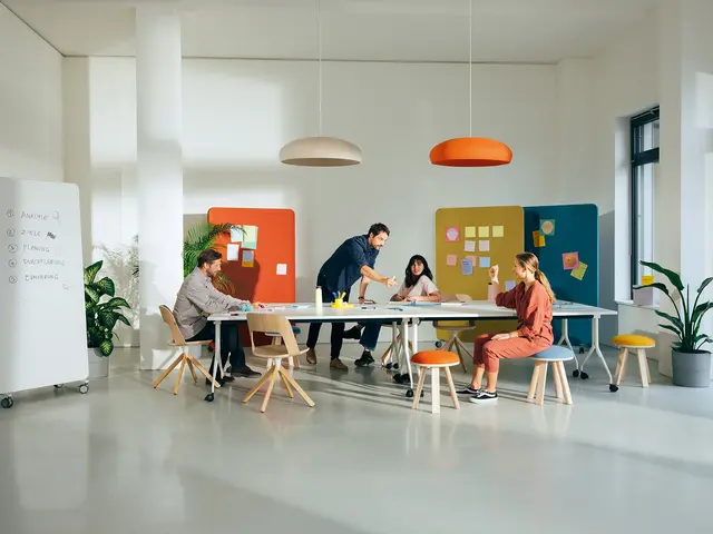 Das Büro wird zum Zentrum für Kommunikation und Austausch. | Foto: neudoerfler / Daniel Gebhart de Koekkoek