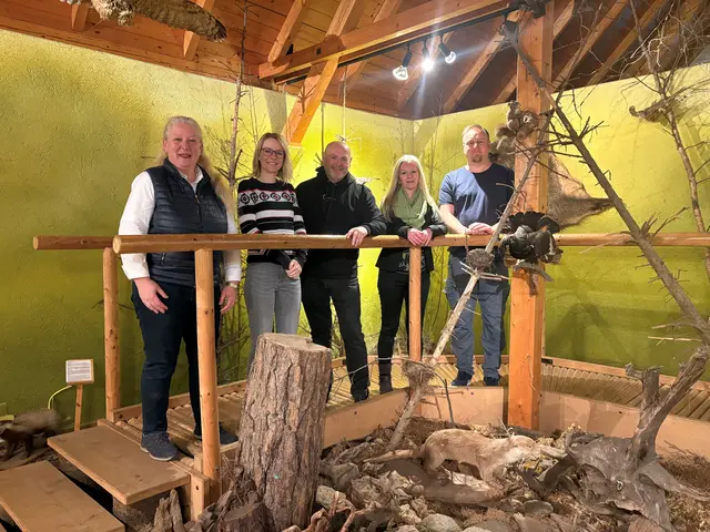 Im Moormuseum Heidenreichstein: Birgit Hofbauer (Ideengeberin), Angelika Ebhart (Naturpark Heidenreichsteiner Moor), Vzbgm Michael Christoph, BGMin Alexandra Weber, Horst Dolak (Naturpark Heidenreichsteiner Moor). | Foto: Stadtgemeinde Heidenreichstein