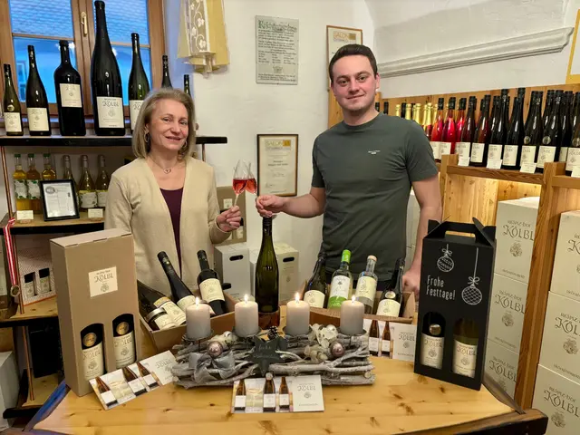 Wer pünktlich zu Weihnachten delikaten Röschitzer Wein genießen möchte, findet im Respiz-Hof von Margit und Michael Kölbl in der Winzerstraße 5 in 3743 Röschitz das perfekte Angebot. | Foto: Markus Kahrer
