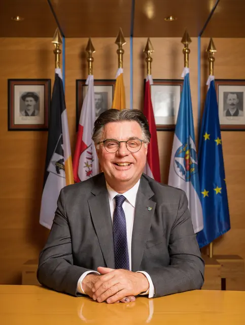 Der Bürgermeister von Kaltenbach, Klaus Gasteiger, bekundet prinzipielles Interesse an einer öffentlichen Nutzung des Aussiedlerhofes.  | Foto: Gem. Kaltenbach