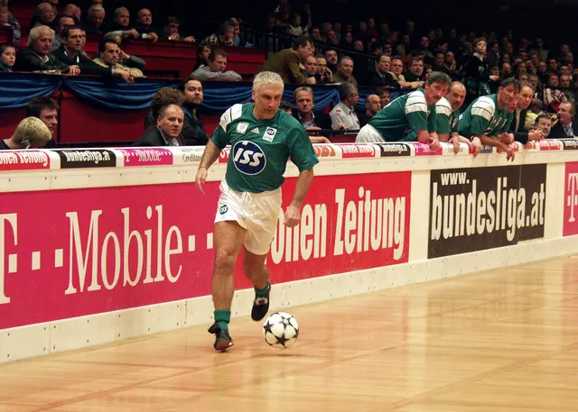 Hans Krankl im Legenden-Duell gegen die Veilchen im Jahr 2003. | Foto: APA-Images / brandstaetter images / Votava 