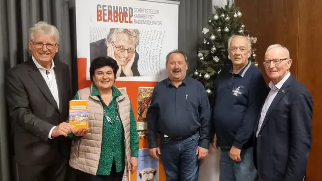Gerhard Blaboll präsentierte sein Buch „Wenn zwei sich streiten, freuen sich viele Dritte“ und diskutierte anschließend ausführlich mit dem Publikum. | Foto: mabl