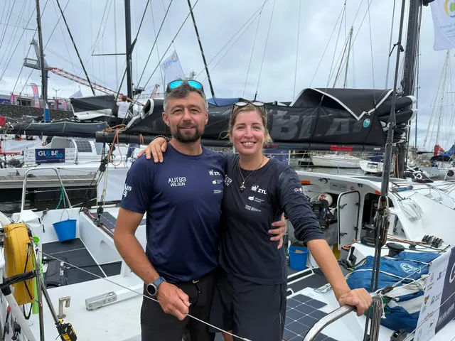 Das Team "Wilson Around the World" mit Skipperin Lisa Berger und Co-Skipper Jade Edwards-Leaney segelt bei der Regatta "Globe40" rund um die Welt. | Foto: Lisa Berger Sailing