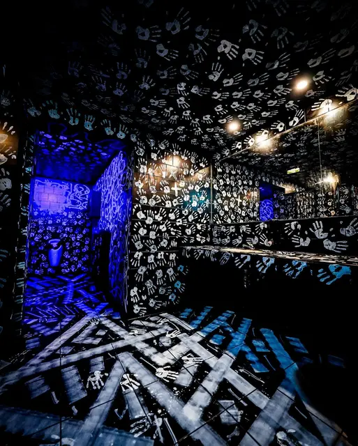 Ein Blick in das Männerklo der Event Fabrik in Niklasdorf.  | Foto: Zeitgeist Production