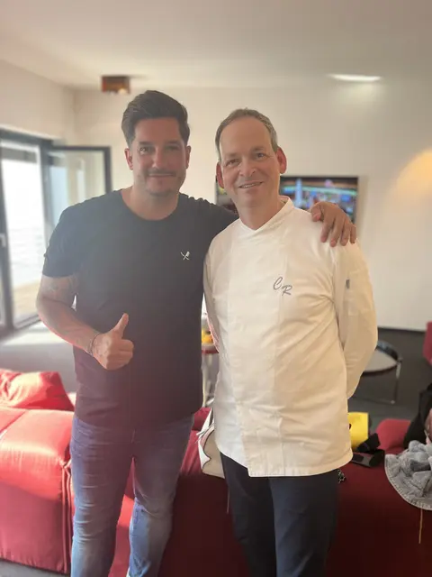 David Kruselburger und der Hamburger Sternekoch Christoph Rüffer. | Foto: David Kruselburger