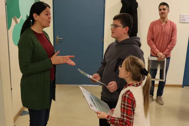 Johanna (10) und Paul (12) nahmen die Urkunden entgegen | Foto: Gerhard Langmann