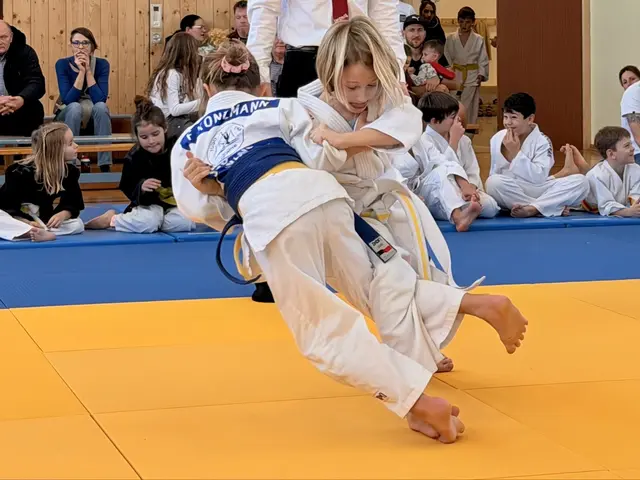 Fenja wirft O-Soto-Gari. | Foto: Judo Team Wängle
