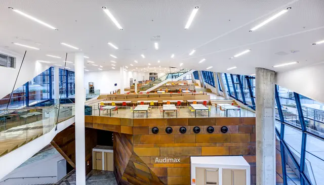 Auftrag der Superlative: 45.000 Möbelstücke für die Wirtschaftsunivestität Wien. | Foto: neudoerfler / Andreas Hafenscher