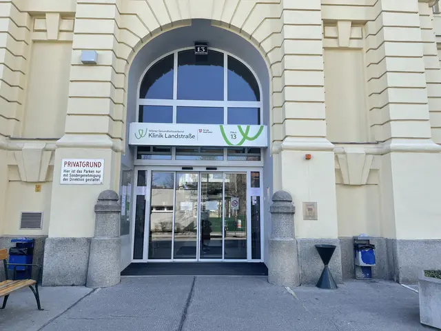 Ein Brand im Baustellenbereich der Klinik Landstraße beschäftigte am Mittwoch die Einsatzkräfte. (Archiv) | Foto: Hannah Maier