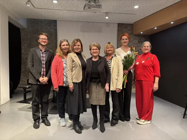Florian Hecher (Federrausch), Gerlinde Buchinger, Sabine Gremel, Erika Buchinger (alle drei ÖVP), Elisabeth Wallner (SPÖ), TCM-Beraterin Christine Wimmer und Gabriele Grabner (SPÖ). | Foto: Schauer