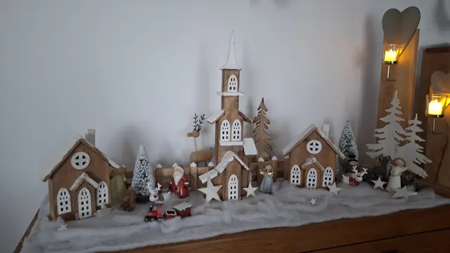 Erika J. hat ein kleines Weihnachtsdorf aufgebaut. | Foto: Erika J.
