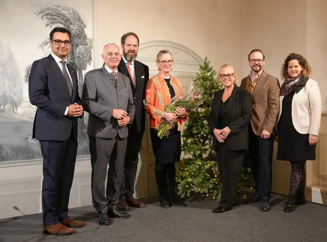 Maximilian Wolf (Land Niederösterreich), Albert Mayer (Bürgermeister / Rohrau), Johannes und Ursula Waldburg-Zeil (Schloss Rohrau), Gabriele Preisinger (Geschäftsführerin REV Römerland Carnuntum); Michael Linsbauer (künstlerischer Leiter der Haydnregion Niederösterreich); Daniela Koller (Obfrau REV Römerland-Carnuntum) | Foto: Haydnregion NÖ