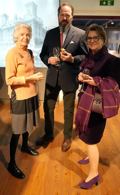 Irmgard Bayer-Blake (Förderin der Haydnregion Niederösterreich), Johannes Waldburg-Zeil (Schlossherr), Michaela Brenner-Melchior (Mäzenin und Gastwirtin) | Foto: Haydnregion NÖ