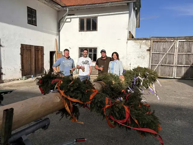 Stefan (l.) und Christian Mühleder (2. v. r.) mit dem Rohrbach-Berger Bürgermeiser Andreas Lindorfer und Vizebürgermeisterin Bettina Stallinger. | Foto: Stadtgemeinde Rohrbach-Berg