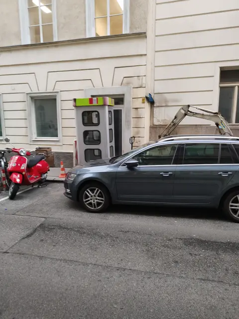 Die Telefonzelle zwischen der Taubstummengasse 5 und 7 wurde abgebaut. Damit ist die langjährige Bezirksbewohnerin Geschichte. | Foto: zVg