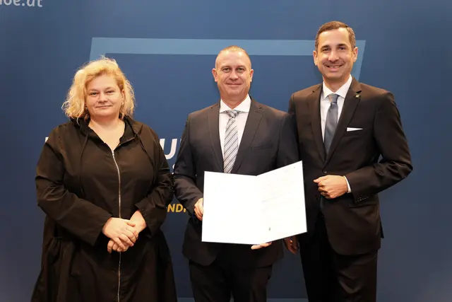 Elisabeth Bräutigam, (NÖ LGA, Vorständin), Alexander Wedekind, (PBZ Tulln, Pflegedirektor), Bernhard Kadlec (NÖ LGA, Vorstand). | Foto: NÖ LGA