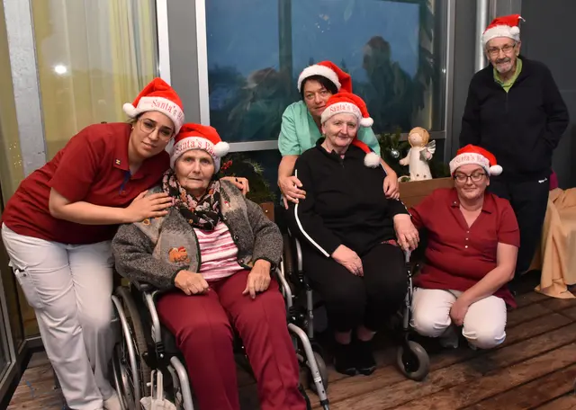 Refka Charfedine, Stefanie Dafert, Klaudia Pehm, Gertrude Schmalzbauer, Evelyn  Schrenk und Willibald Star (v.l.) | Foto: PBZ Waidhofen/Thaya