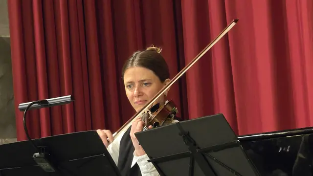 Julia Kainz (2. Violine) | Foto: CulturaLatina