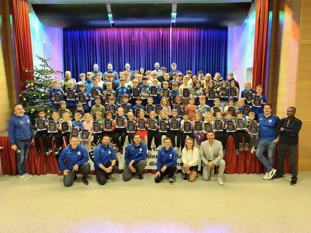 Aktuell spielen rund 120 Kinder beim SV Gralla Fußball. Gemeinsam stimmten sie sich bei einer herzhaften Feier auf Weihnachten ein. | Foto: SV Gralla