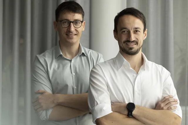 In enger Zusammenarbeit mit der UK Atomic Energy Authority (UKAEA) und mit Unterstützung von EMMI AI haben Johannes Brandstetter und Fabian Paischer (beide JKU) das KI-Modell GyrosSwin entwickelt. | Foto: Christoph Platzer