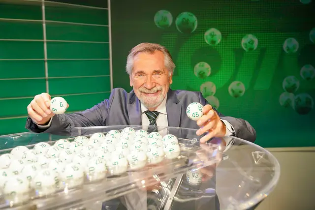 Kultmoderator Rapp führte sogar gelegentlich durch eine Lotto-Ziehung. Über 50 Jahre Bühnenpräsenz kann der TV-Star vorweisen. (Archivfoto) | Foto: ORF / Roman Zach-Kiesling