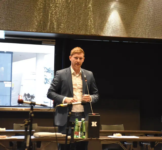 "Aus meiner Sicht ist die ganze Sache absolut zu hoch", so SR Lukas Blunder.  | Foto: Barbara Fluckinger