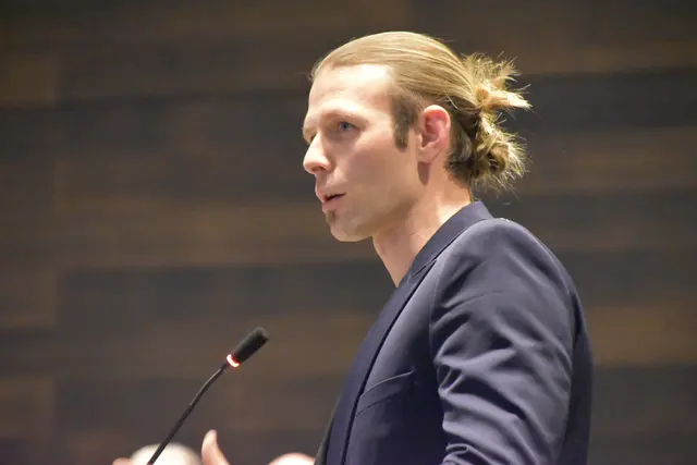 GR Thomas Krimbacher kritisiert hinsichtlich der Gebäudehöhen, "dass das Fingerspitzengefühl fehlt". | Foto: Barbara Fluckinger