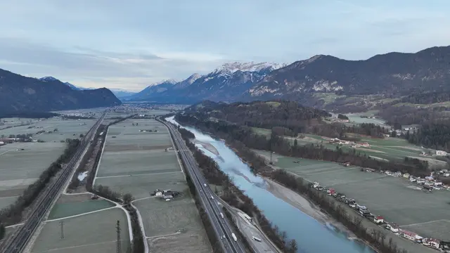 Überblicksfoto Richtung Westen, in Richtung Radfeld und die Mittelgebirgsterrasse der Rheintaler Seen. | Foto: Wasserverband Hochwasserschutz Unteres Unterinntal