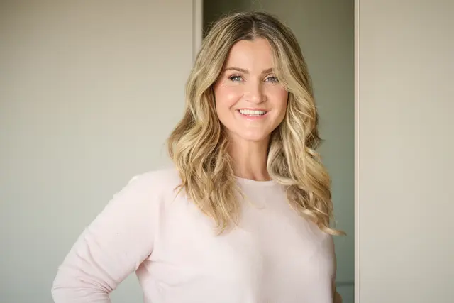 Die erfolgreiche Ex-Skifahrerin schreibt in dem Buch auch über ihre persönlichen Erfahrungen. | Foto: Wirl Photo