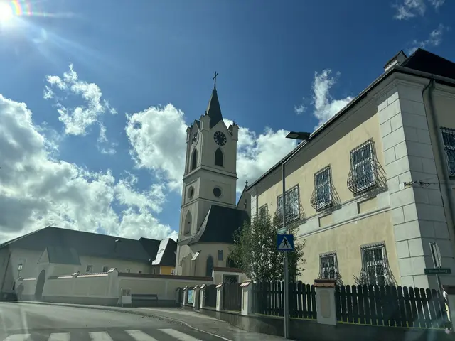 Die Route führt von Enns nach Hargelsberg, wo in der Pfarrkirche eine Andacht mit Pater Alexander gefeiert wird. | Foto: Ulrike Plank