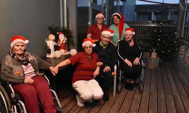 Stefanie Dafert, Refka Charfedine, Willibald Stark, Gertrude Schmalzbauer (vorne) mit Evelyn Schrenk und Klaudia Pehm (hinten, jeweils v.l.) | Foto: PBZ Waidhofen/Thaya