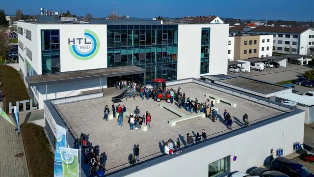 Beim Informationsnachmittag am 6. Februar erhalten die Gäste Beratungen zu den Schwerpunkten sowie Einblicke in den Schulalltag. | Foto: Doms