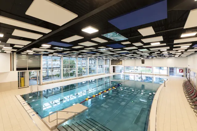 Freizeitvergnügen im Hallenbad Olympisches Dorf | Foto: © IKB